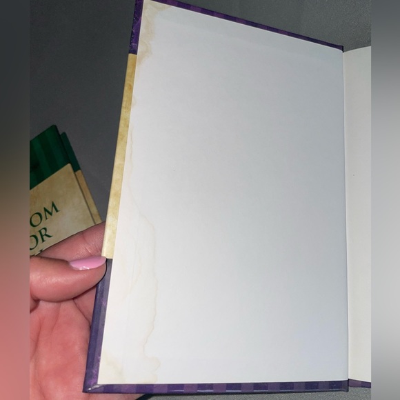 The Bathroom Library, set of 2 books - tv trivia and fact or flush book. - Picture 8 of 8